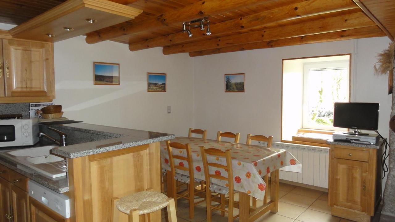 Gite Les Ducs Mialanes Exterior photo